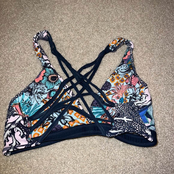 MAAJI REVERSIBLE BIKINI TOP SIZE M - Picture 3 of 3